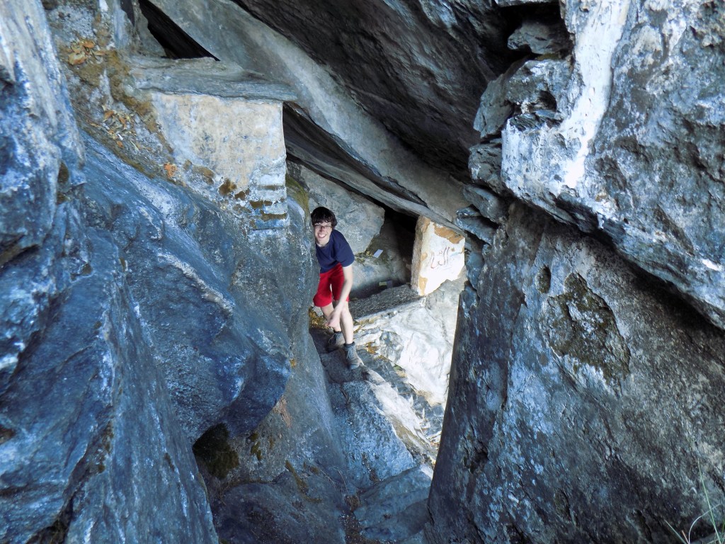 Climbing to the Phoenix Eye Cave